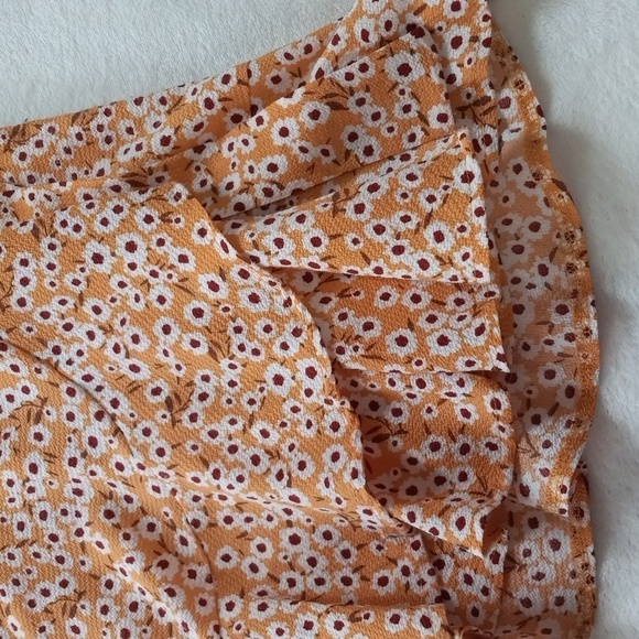 Boutique Mustard Yellow and White Floral Print Long Sleeve Faux Wrap Mini Dress - Picture 12 of 16